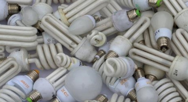 V Evropě se zrecyklovaly dvě miliardy úsporných žárovek, zeměkouli by obkroužily pětkrát