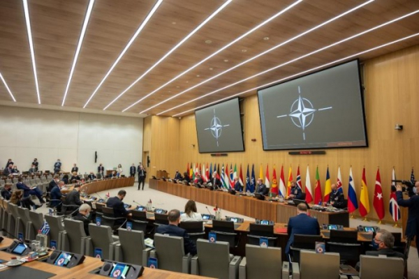 Ministři členských států NATO v Bruselu jednali o zbrojení i regionální bezpečnosti