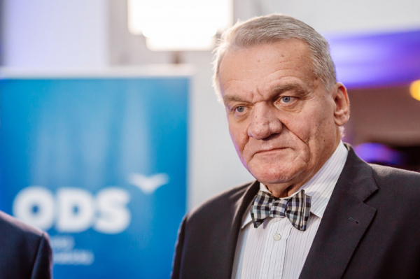 Bohuslav Svoboda: Tlak prezidenta a premiéra na očkování neověřenými látkami může být nebezpečný