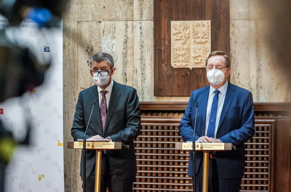 Premiér Babiš uvedl do funkce nového ministra zdravotnictví Petra Arenbergera