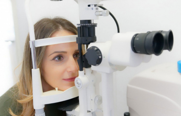 Lidé odkládají preventivní vyšetření zraku. Přibude kvůli koronaviru v Česku slepých lidí?