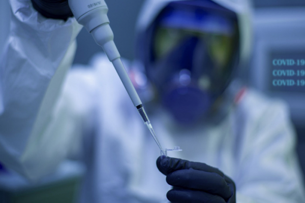 EMA zahájila průběžné hodnocení vakcíny proti COVID-19 společnosti Sinovac