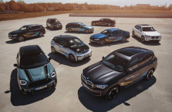 Elektrická a plug-in hybridní BMW a MINI na cestě po odpovědných společnostech v Česku