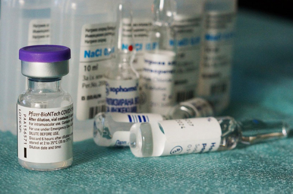 Maďarsko zapůjčilo České republice 41 tisíc dávek vakcíny BioNTech/Pfizer