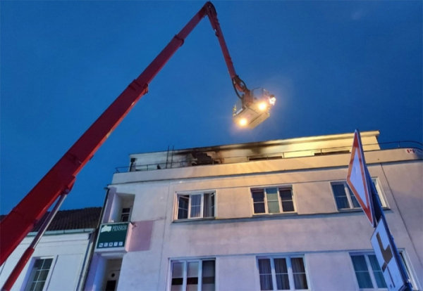 Na Kladensku došlo k požáru penzionu, škody jsou odhadnuty na tři miliony korun 