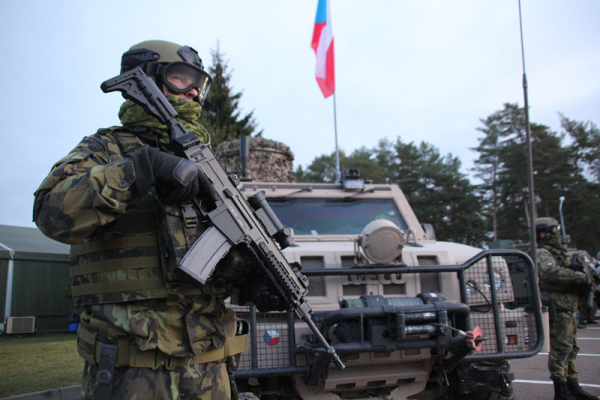 Čeští vojáci zamířili do Litvy
