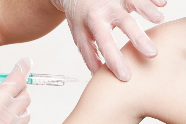 Karlovarský kraj má 300 tisíc podaných dávek očkování proti COVID-19
