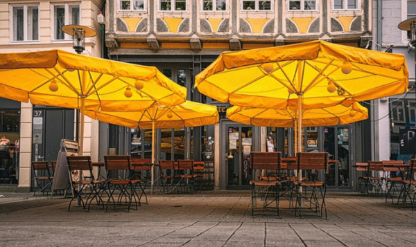 Hlavní město Praha vydalo manuál, jak mají vypadat restaurační zahrádky