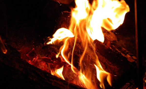 Hasiči a policisté Pardubického kraje vyšetřují sérii požárů popelnic v Pardubicích