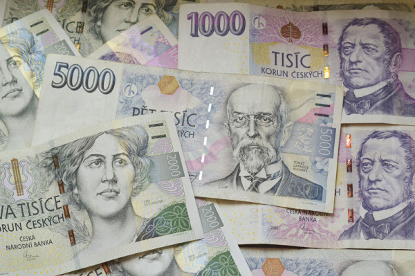 Muž od své známé vylákal 650 tisíc korun, ale i přes opakované sliby peníze nevrátil
