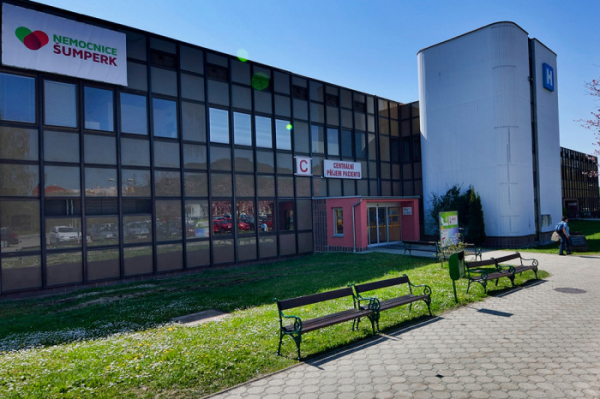 Nemocnice Šumperk přistoupila k plošnému zákazu návštěv 