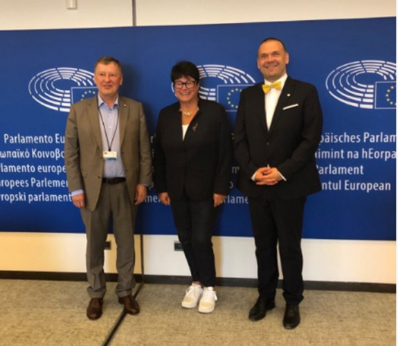 Ministr Baxa se v Bruselu setkal s předsedkyní Výboru pro kulturu a vzdělávání EP Sabine Verheyen