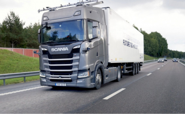 Scania zahajuje pilotní projekt přepravy zboží autonomními vozidly na běžných silnicích