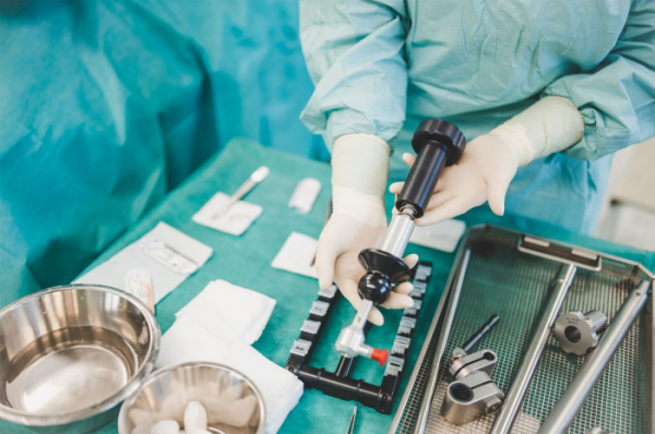 V českobudějovické nemocnici operovali chirurgové inovativní metodou Fasciotens