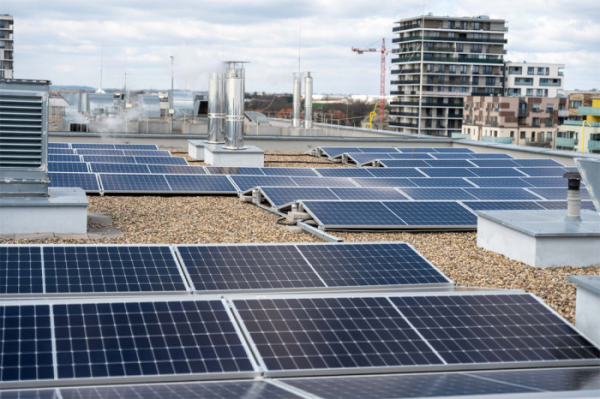 Komerční banka má jako první banka v ČR na střeše centrály solární elektrárnu