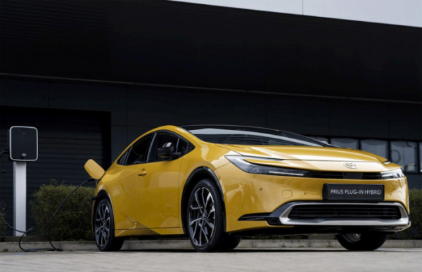 Toyota spouští on-line rezervační systém na nový Prius plug-in hybrid