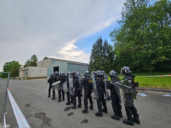 Čeští vojenští policisté vyrážejí do Kosova