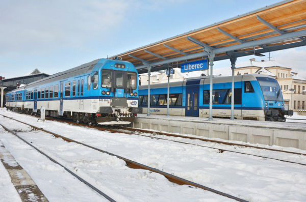 Cesta vlakem mezi centry Liberce a Prahy se významně zkrátí na 69 minut
