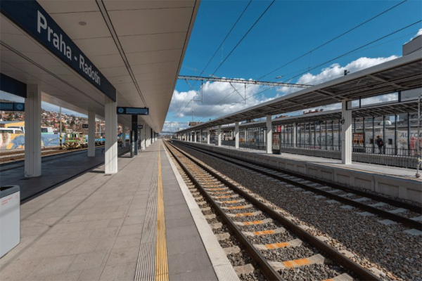 Správa železnic: Stanice v Radotíně nabízí pohodlné cestování, zbývá dokončit novou budovu