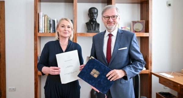 Premiér Fiala podepsal česko-americkou smlouvu o obraně, završil tím ratifikační proces