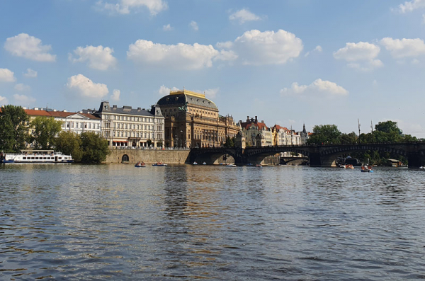 V Praze se otevírají některé náplavky a vrací se plavba na Vltavu
