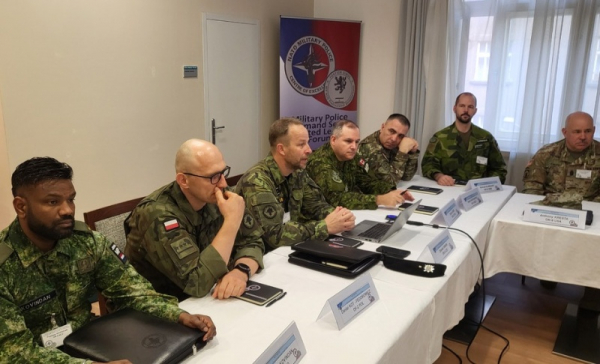 Vojenští policisté NATO v Praze diskutovali o nových výzvách
